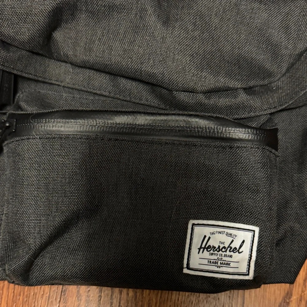 Herschel Supply Co. Belt Bag - Picture 2 of 3